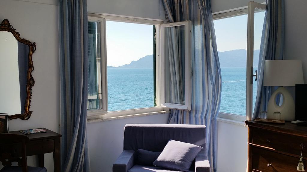 Bed and Breakfast Le Sirene Tellaro Exterior foto